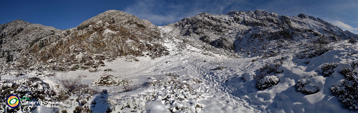 48 Cima Croce a dx, Passo 'La Forca' in centro, Cima Albena dx.jpg